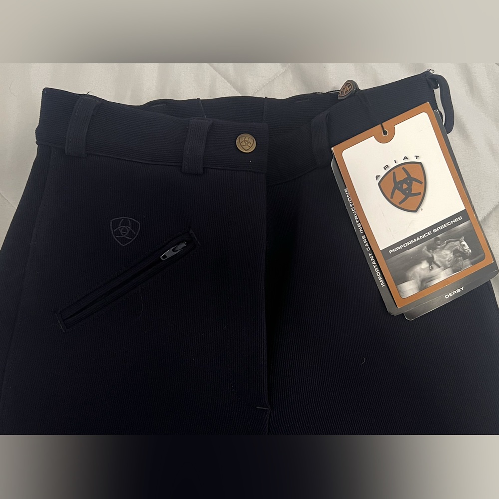 Ariat Derby riding breeches. Knee patch. NWT. 24L. Navy.
